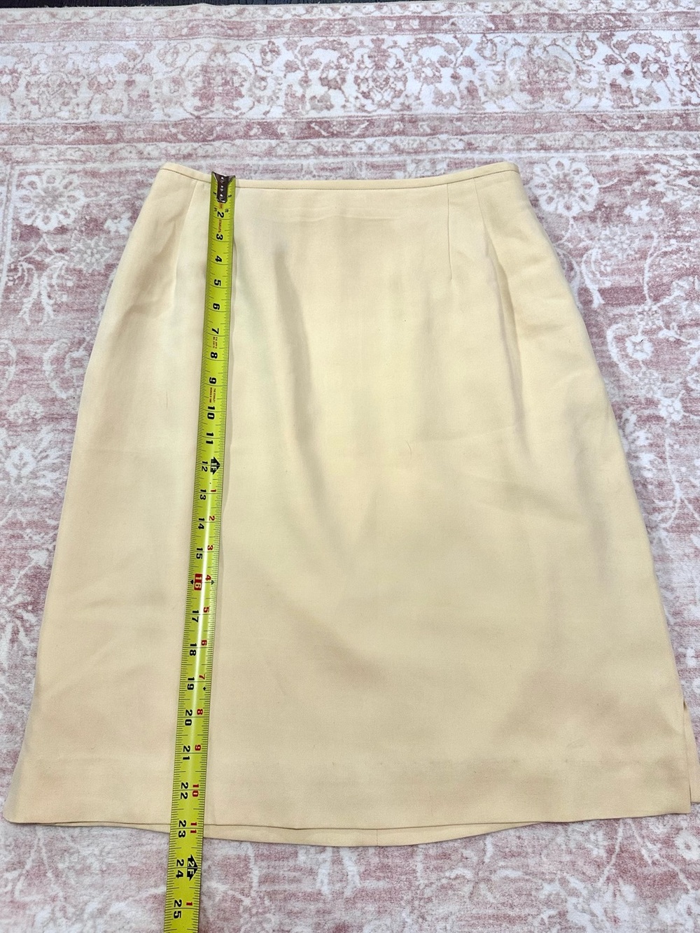 Vintage 🌼 100% Silk Butter Yellow Liz Claiborne Skirt W/ Pockets - Picture 10 of 12